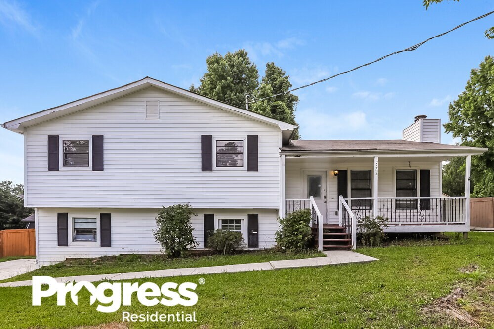 528 Village Run, Lawrenceville, GA 30046 House Rental in
