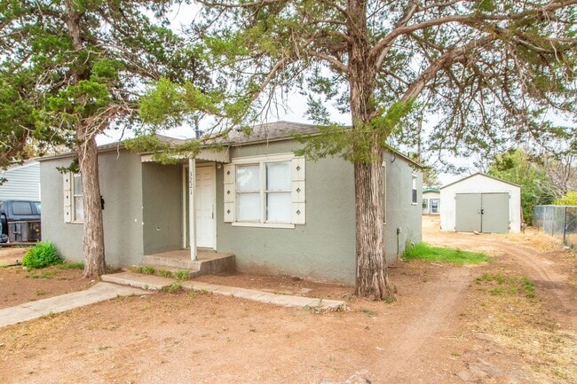 Building Photo - 3221 Baylor St
