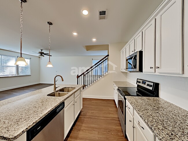 Building Photo - 114 Lindridge Dr