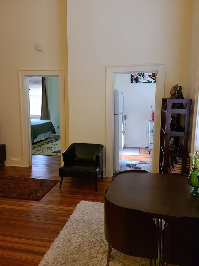 Foto del edificio - Charming Unit on Church St.
