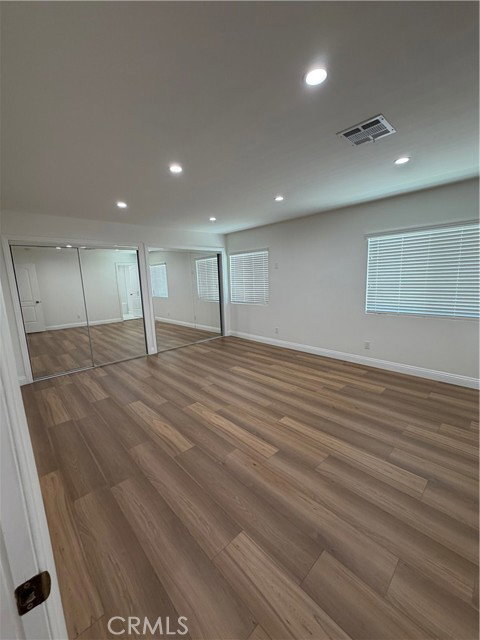 Foto del edificio - 18531 Mansel Ave
