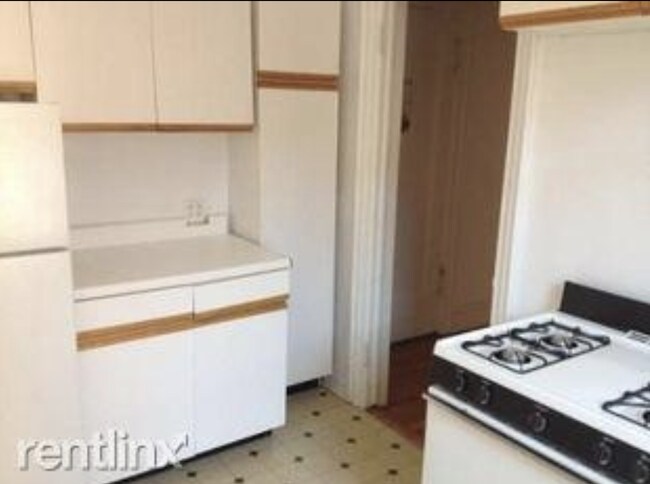 Building Photo - 328 Ovington Ave