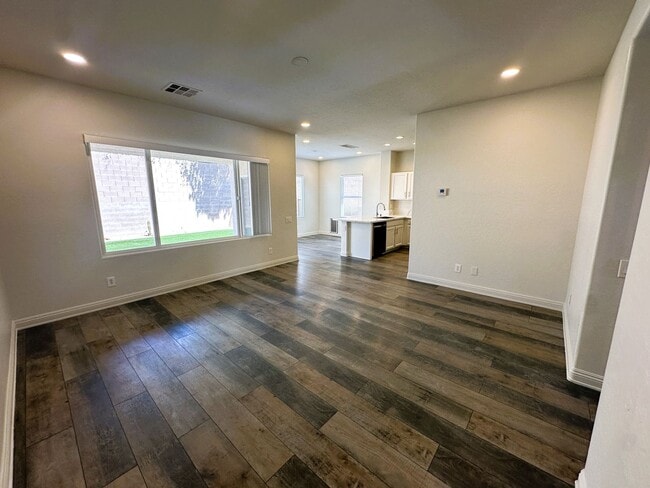 Foto del edificio - ANTHEM HIGHLANDS!! READY FOR IMMEDIATE MOV...