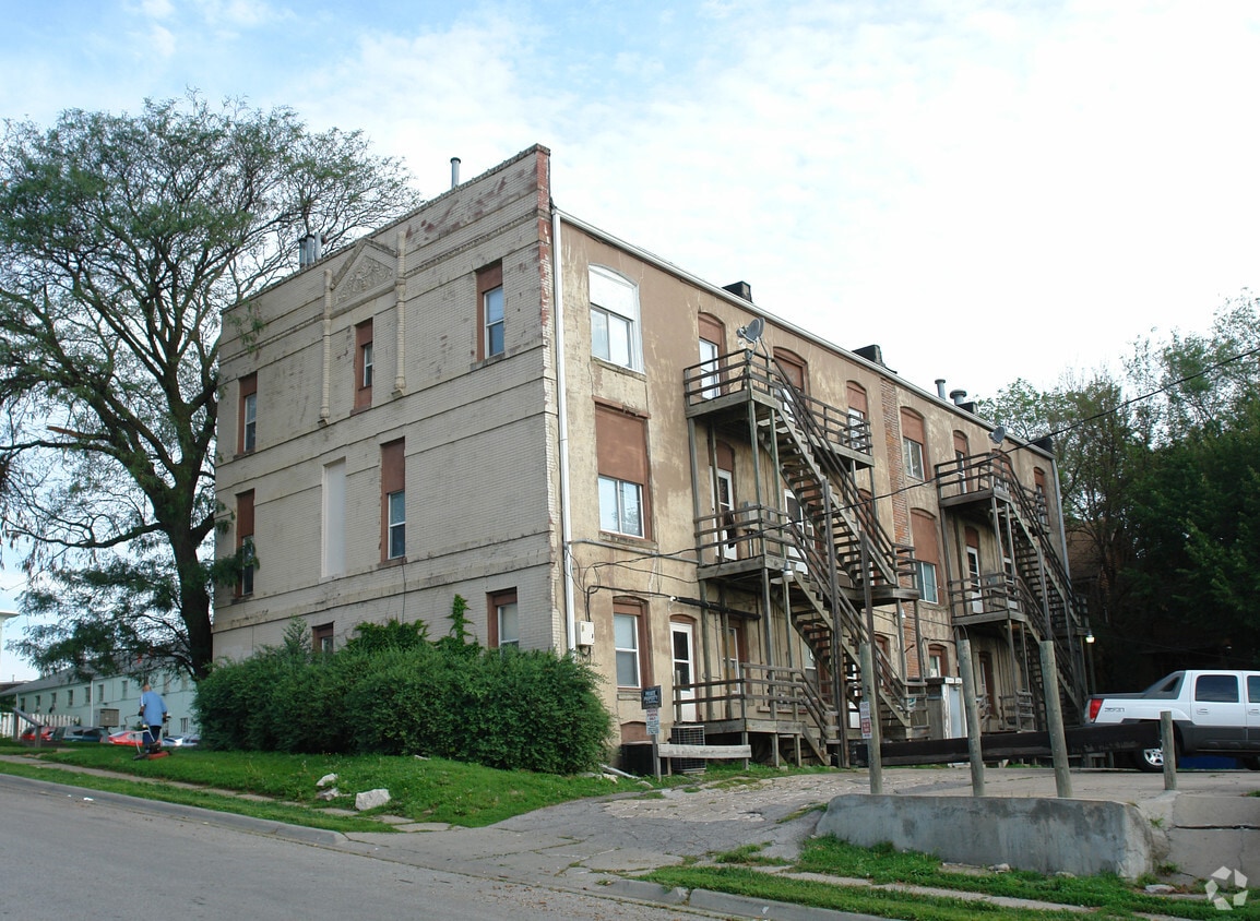 Building Photo - Centaur Apartments