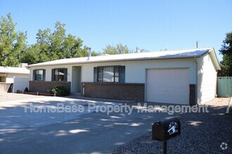 Building Photo - 818 Apache Ave