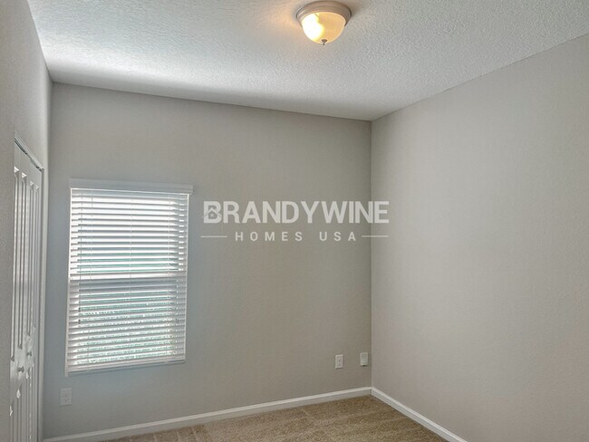 Building Photo - **1 MONTH FREE RENT**