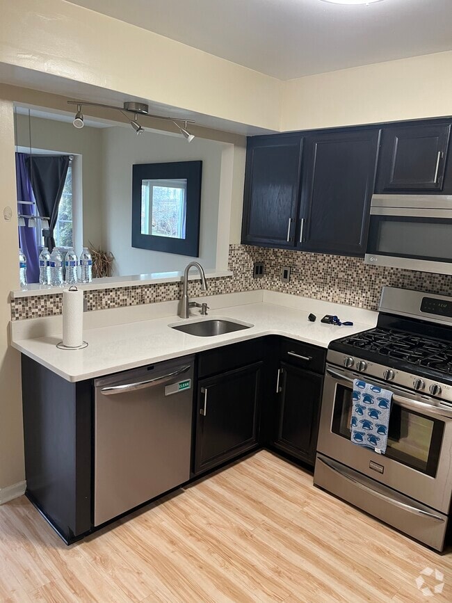 Building Photo - 3079 Ailsa Craig Dr