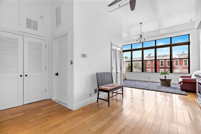 Foto del edificio - 300 Communipaw Ave