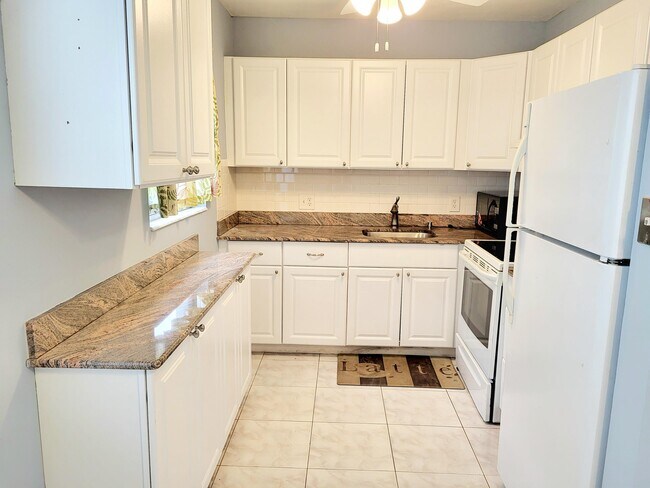 Building Photo - 509 Mansfield M