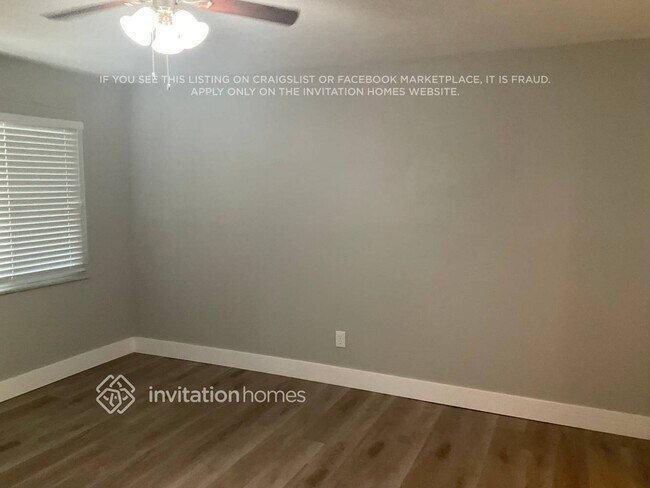 Foto del edificio - 310 93rd Ave N