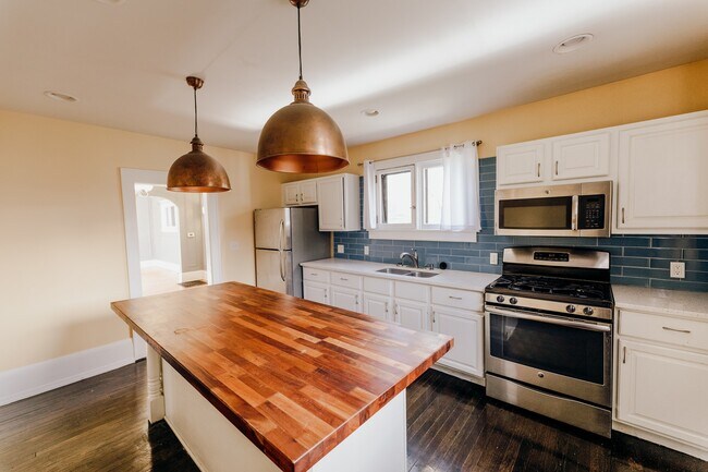Building Photo - 506 Prospect Avenue Southeast, Unit 1