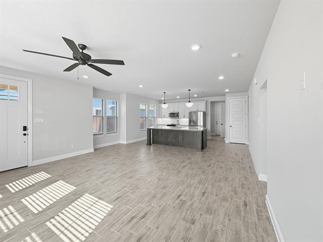 Building Photo - 9525 Thorncrown Ln