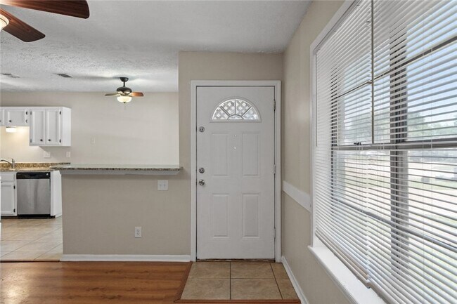 Foto del edificio - 1417 Hillside Dr