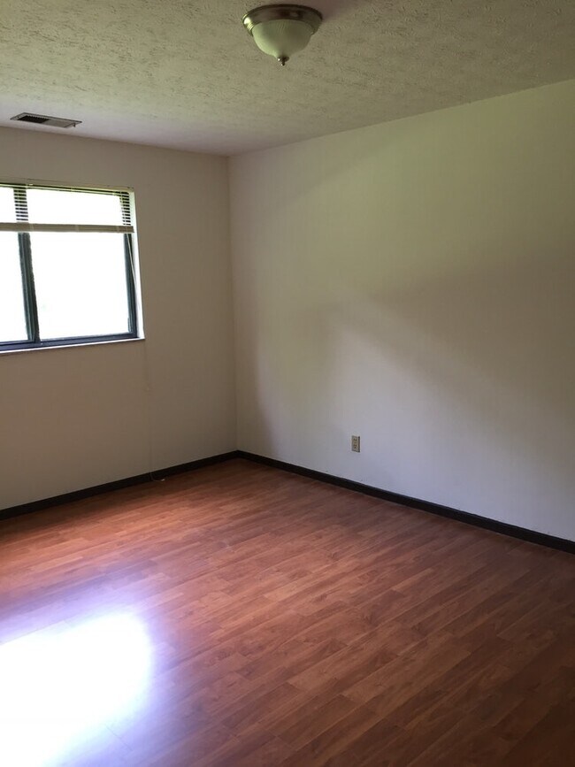 522 Riddle Rd Unit 16, Cincinnati, OH 45220 Condo for Rent in Cincinnati, OH