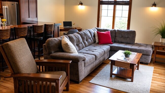 Foto del edificio - Varsity Management - 215 Packard St