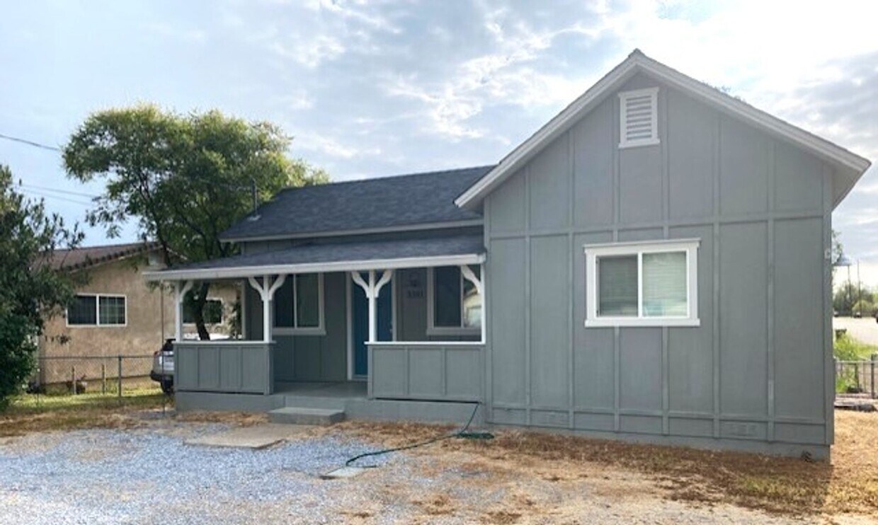 Primary Photo - Charming and Fully Renovated!!!