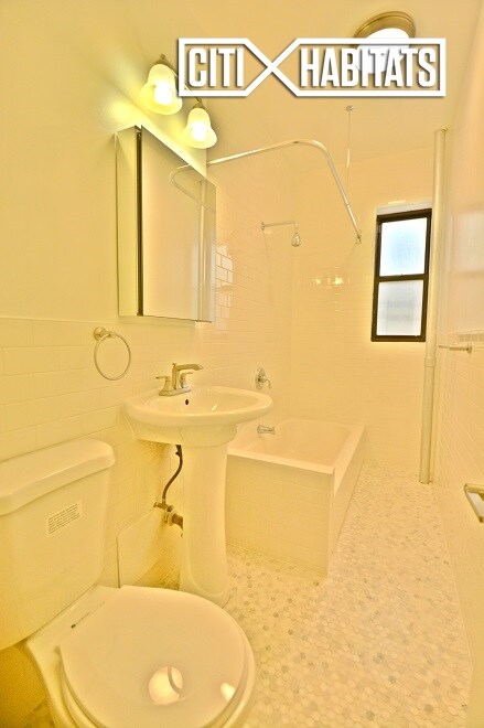 Building Photo - 3206 47th St