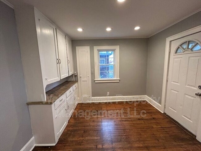 Foto del edificio - 3235 Grove Ave