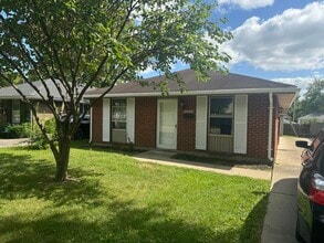 Building Photo - 2022 Arthur Ave