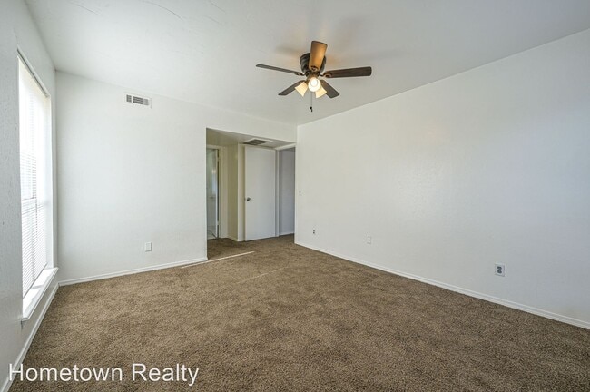 Building Photo - 6554 N Meridian Ave