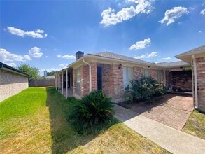 Building Photo - 9515 Hendon Ln