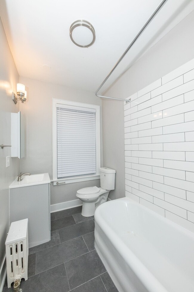 Foto del edificio - Updated Apartments Located at 800 Michigan