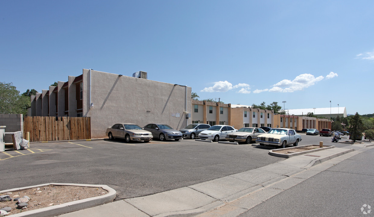 Primary Photo - Sunshine Apartments