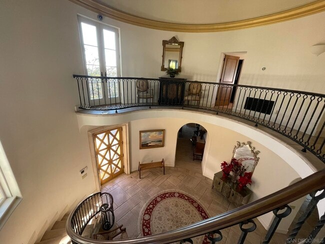 Building Photo - 6692 La Jolla Scenic S Dr