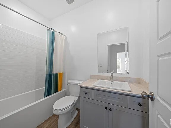 Foto del edificio - 9626 Greenwood Gln Ln