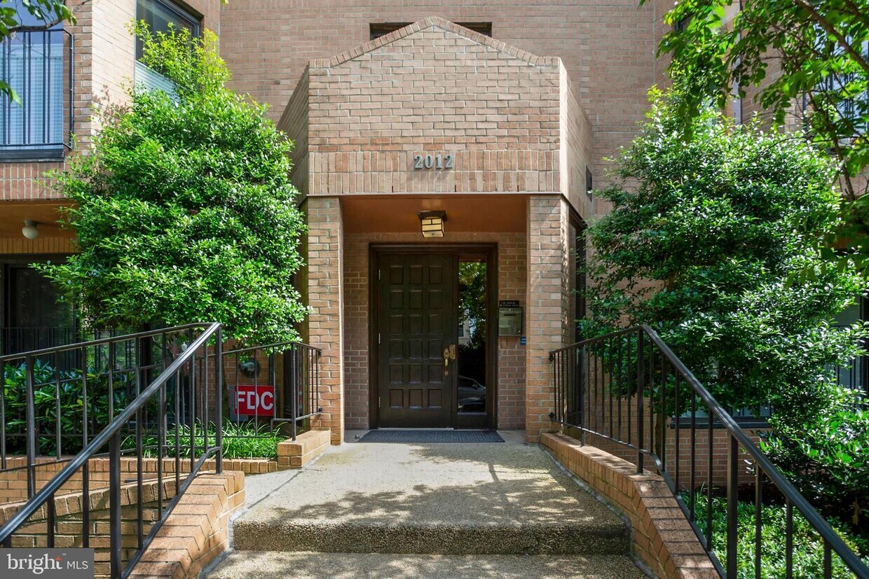 2012 Wyoming Ave NW Unit 402, Washington, DC 20009 Room for Rent in