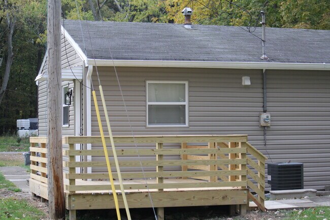 Back Yard & Deck - 4548 Sharon Rd