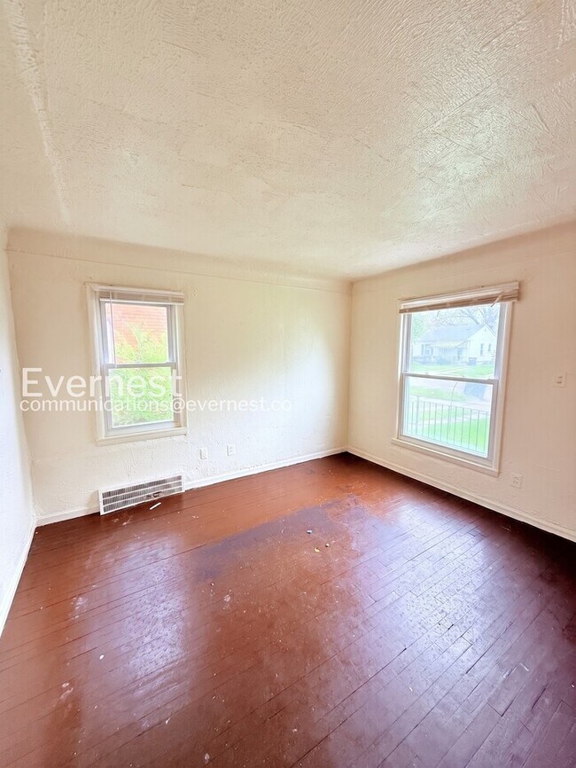 Foto del edificio - 18659 Shaftsbury Ave