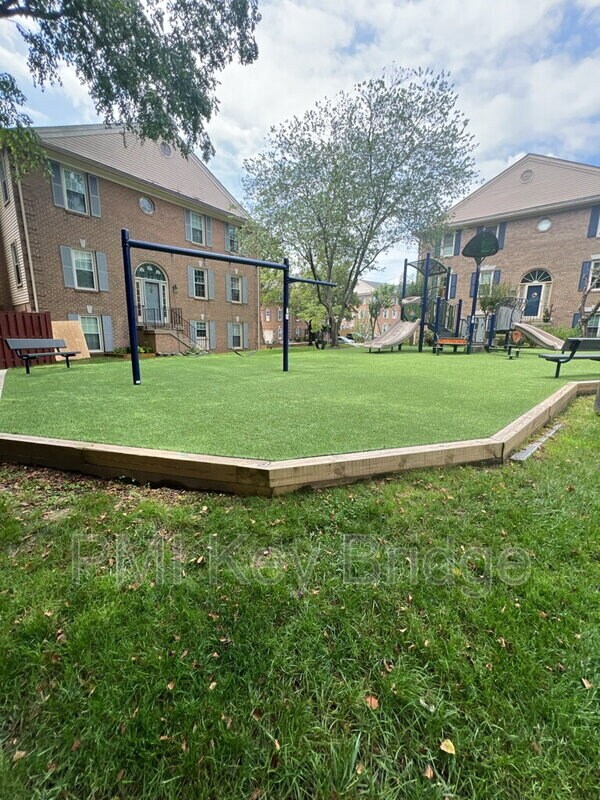 Photo - 7427 Salford Court