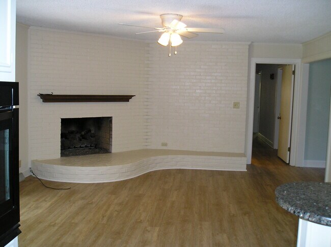 Foto del edificio - 1111 Lipscomb Dr