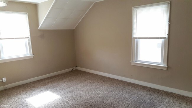 Foto del edificio - 1322 E North St