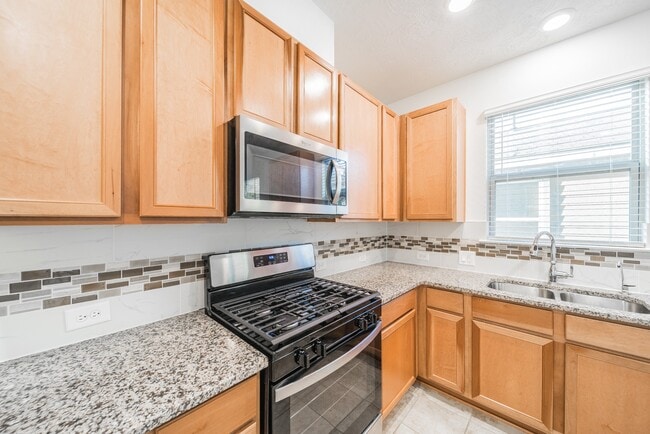 Building Photo - 27618 Mesabe Dr