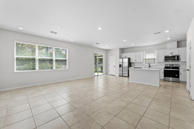 Foto del edificio - Practically brand new 3 BR/2.5 BA/2 Car Garage home in highly sought after GATED community of Ard...
