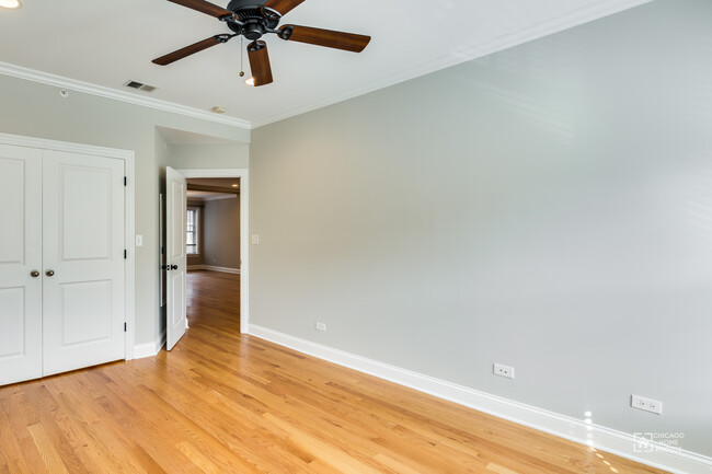 Building Photo - 632 Hinman