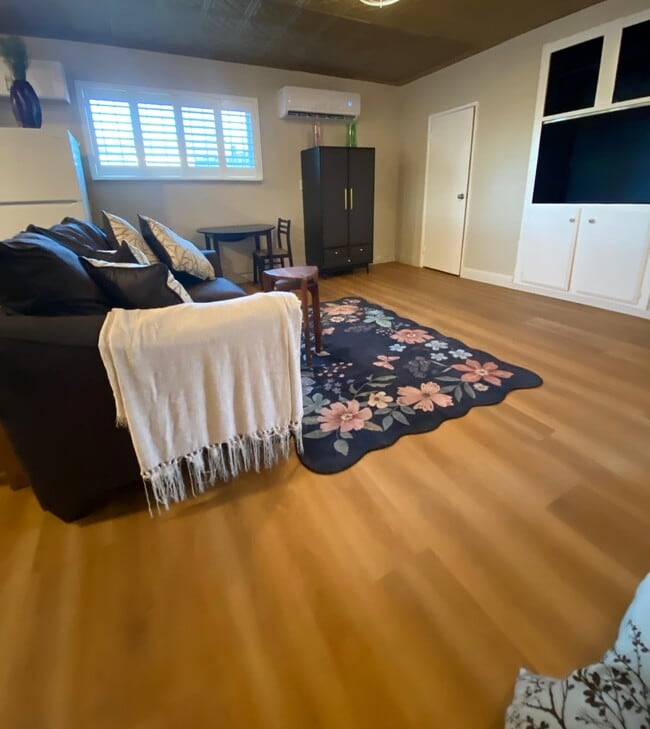 Building Photo - 2205 Bridlewood Dr