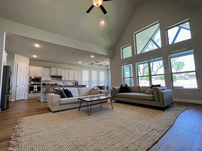 Building Photo - 509 Lambert Cv