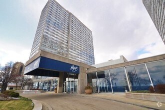 Building Photo - 4800 S Chicago Beach Dr