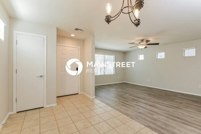 Foto del edificio - 3 Bedroom Pet-Friendly Home in TUCSON, AZ with Main Street Renewal