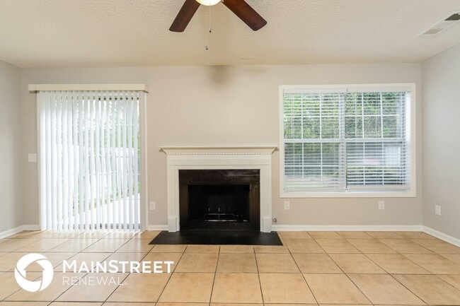 Foto del edificio - 3667 Sapphire Ct
