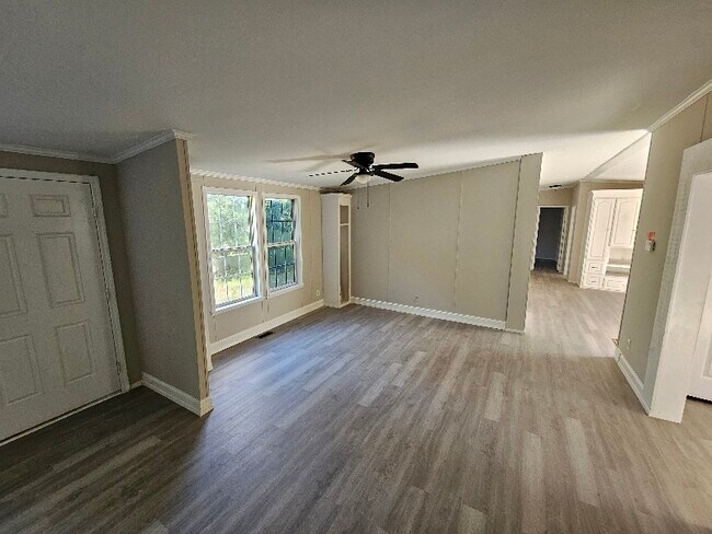 Foto del edificio - 104 Angie Rd