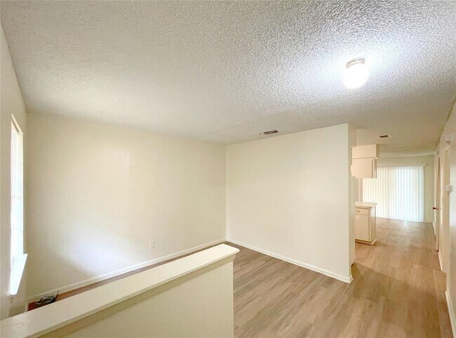 Foto del edificio - 904 N Meadows Dr