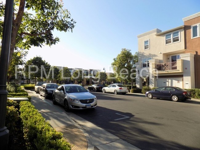 Building Photo - 500 N Willowbrook Ave