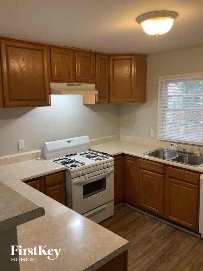 Foto del edificio - 2200 Larchwood Rd SW