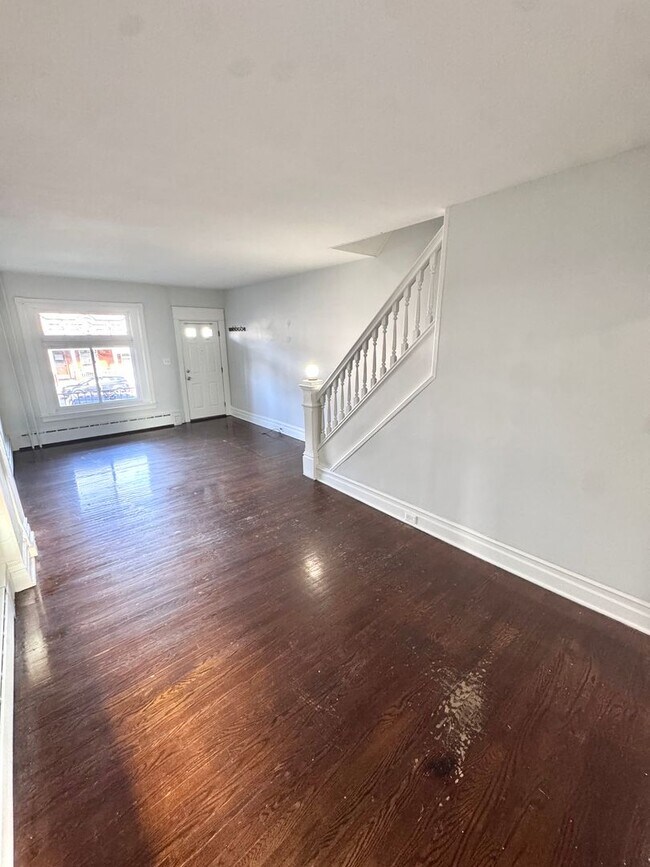 Foto del edificio - FIVE BEDROOM Home