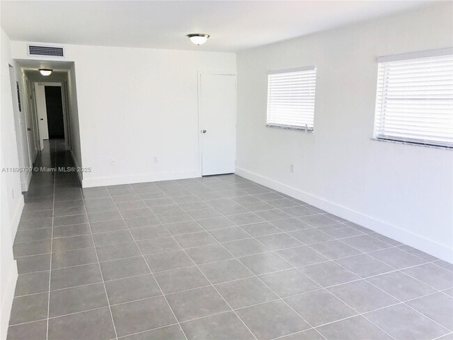 Foto del edificio - 740 81st St