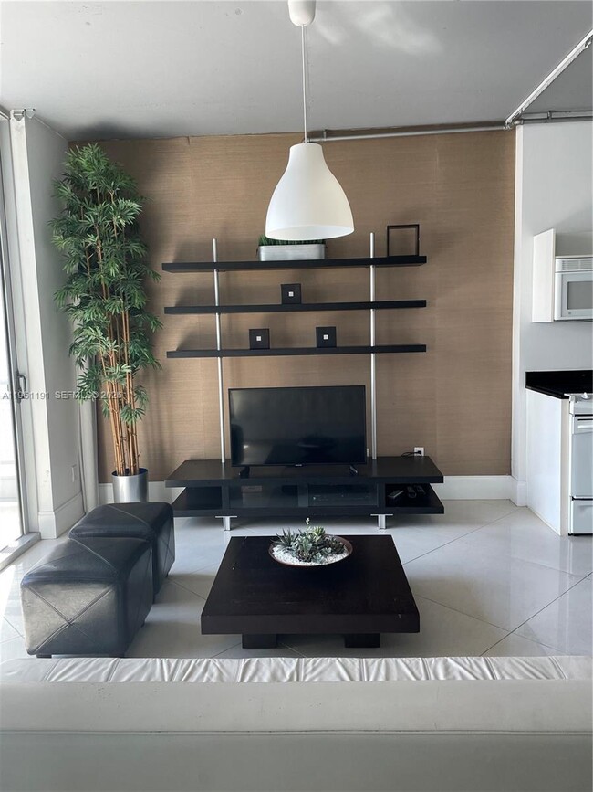 Building Photo - 690 SW 1st Ct